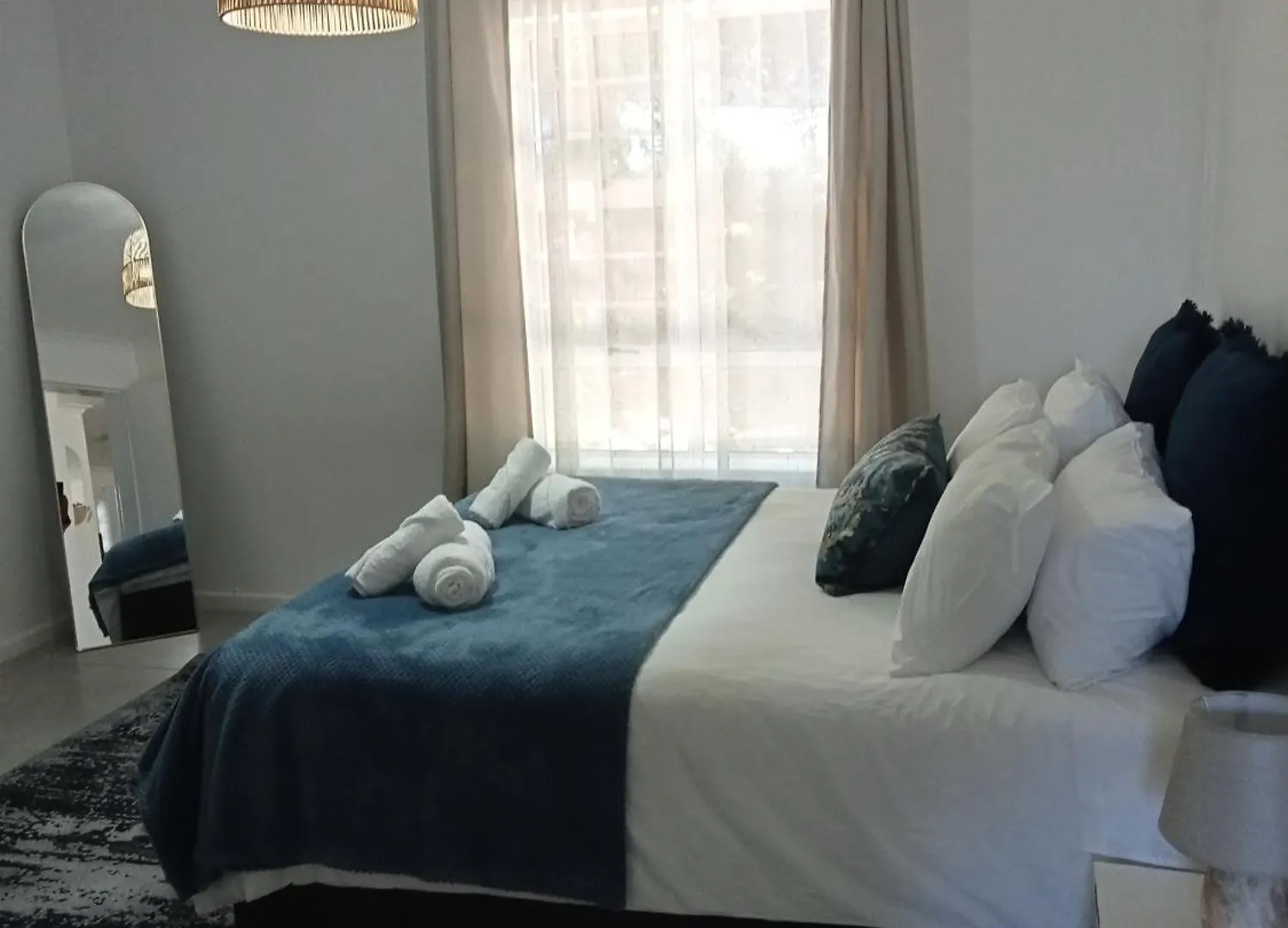 Pinelands One-Bedroom Apartment Κέιπ Τάουν